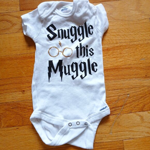 Gerber Sparkly Harry Potter Onesie - 6-9 months - Picture 1 of 3